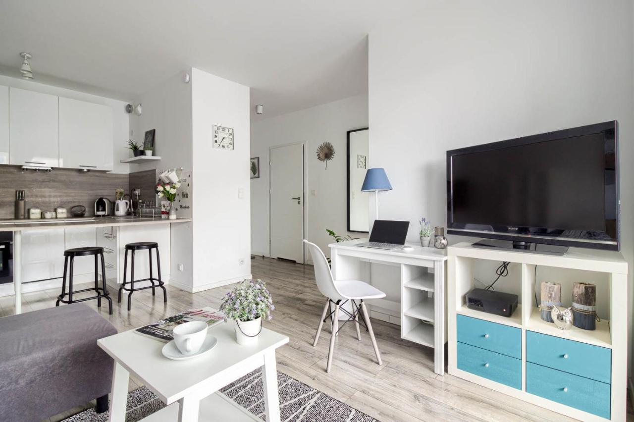 M&R Apartament Airport&Business Premium Komputerowa - Underground Garage - Free Wifi - Netflix - Self Check-In - 5 Min From Chopin Airport 华沙 外观 照片