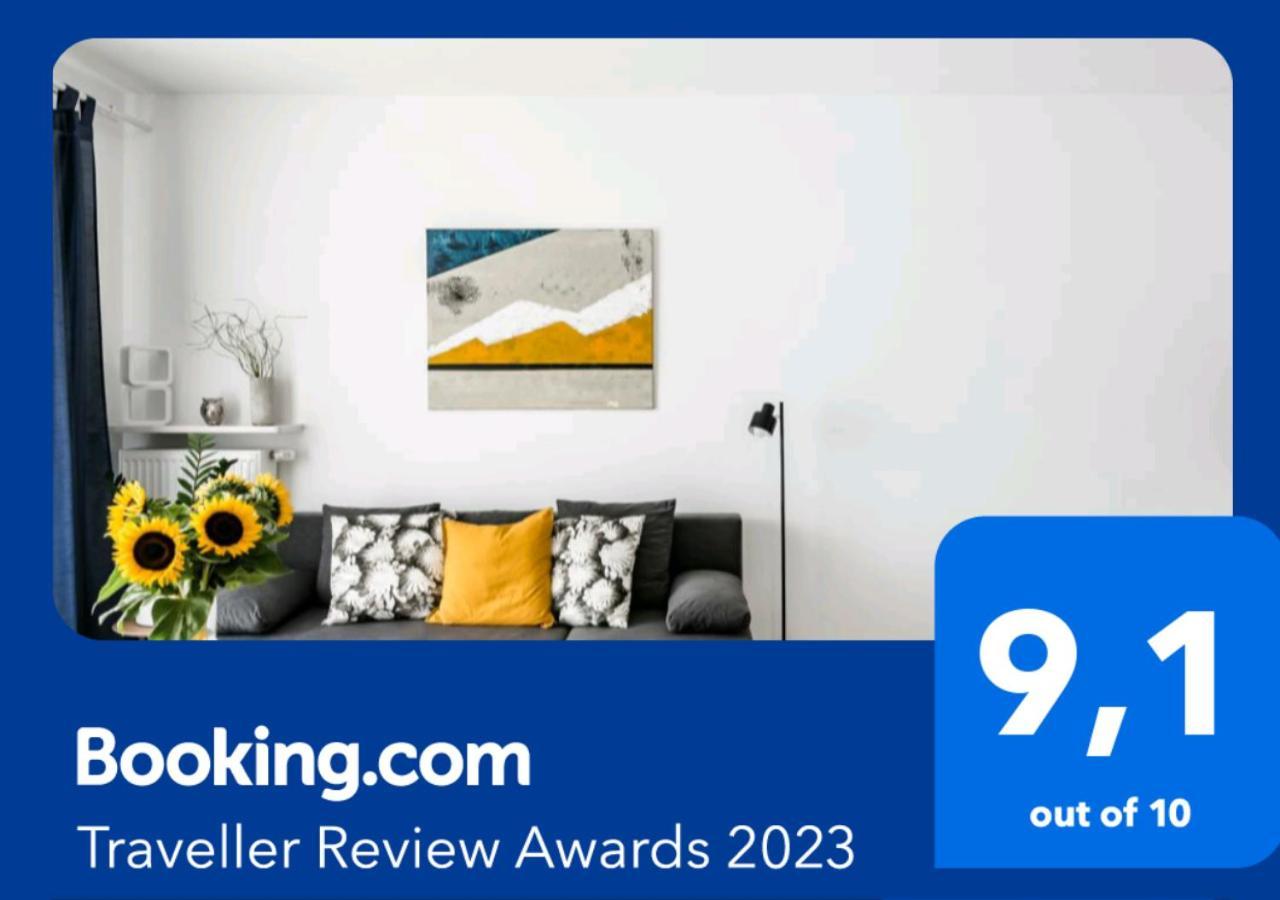 M&R Apartament Airport&Business Premium Komputerowa - Underground Garage - Free Wifi - Netflix - Self Check-In - 5 Min From Chopin Airport 华沙 外观 照片