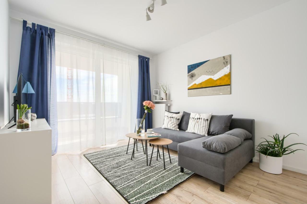 M&R Apartament Airport&Business Premium Komputerowa - Underground Garage - Free Wifi - Netflix - Self Check-In - 5 Min From Chopin Airport 华沙 外观 照片