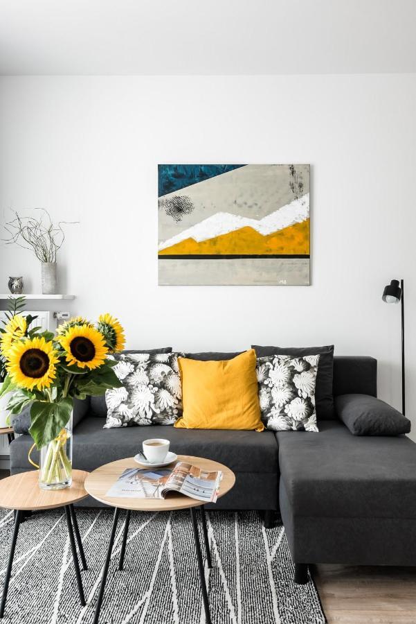 M&R Apartament Airport&Business Premium Komputerowa - Underground Garage - Free Wifi - Netflix - Self Check-In - 5 Min From Chopin Airport 华沙 外观 照片