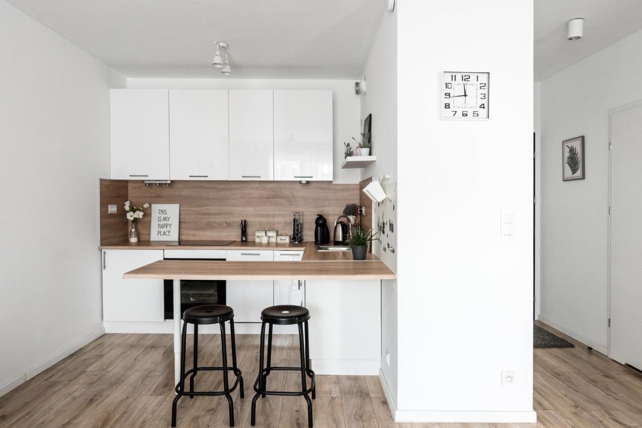 M&R Apartament Airport&Business Premium Komputerowa - Underground Garage - Free Wifi - Netflix - Self Check-In - 5 Min From Chopin Airport 华沙 外观 照片