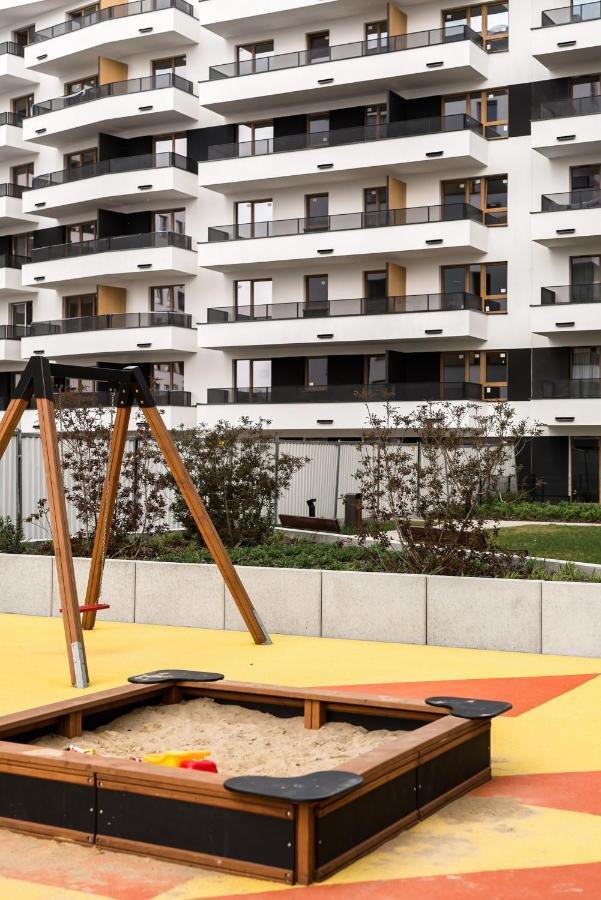 M&R Apartament Airport&Business Premium Komputerowa - Underground Garage - Free Wifi - Netflix - Self Check-In - 5 Min From Chopin Airport 华沙 外观 照片
